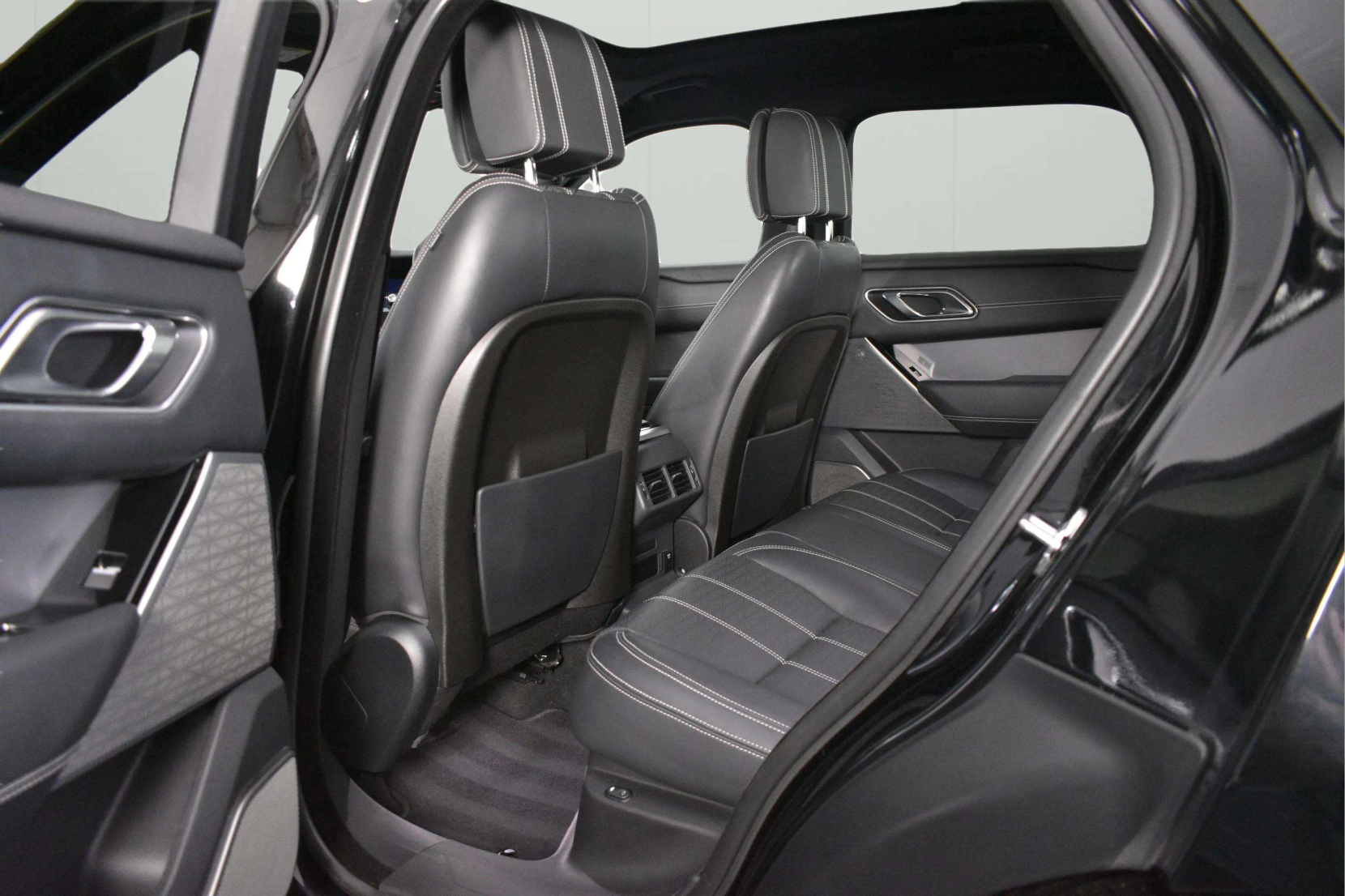 Land Rover Range Rover Velar 3.0 SD6 V6 R-Dynamic HSE SUV 5dr Diesel Auto 4WD Euro 6 (s/s) (300 ps)