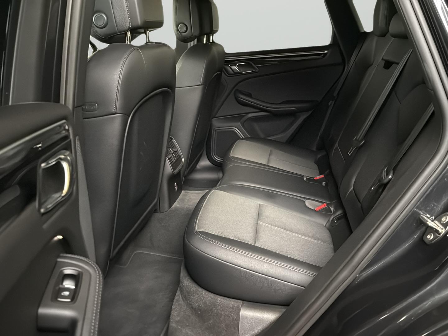 Porsche Macan 2.9T V6 S SUV 5dr Petrol PDK 4WD Euro 6 (s/s) (380 ps)