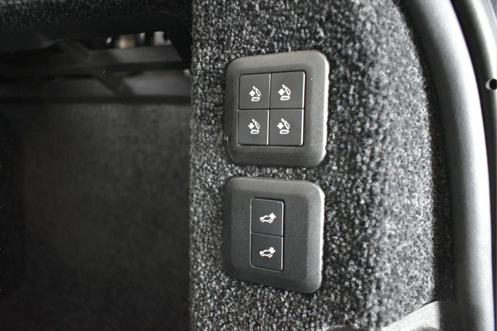 Land Rover Range Rover 3.0 SD V6 Westminster SUV 5dr Diesel Auto 4WD Euro 6 (s/s) (275 ps)