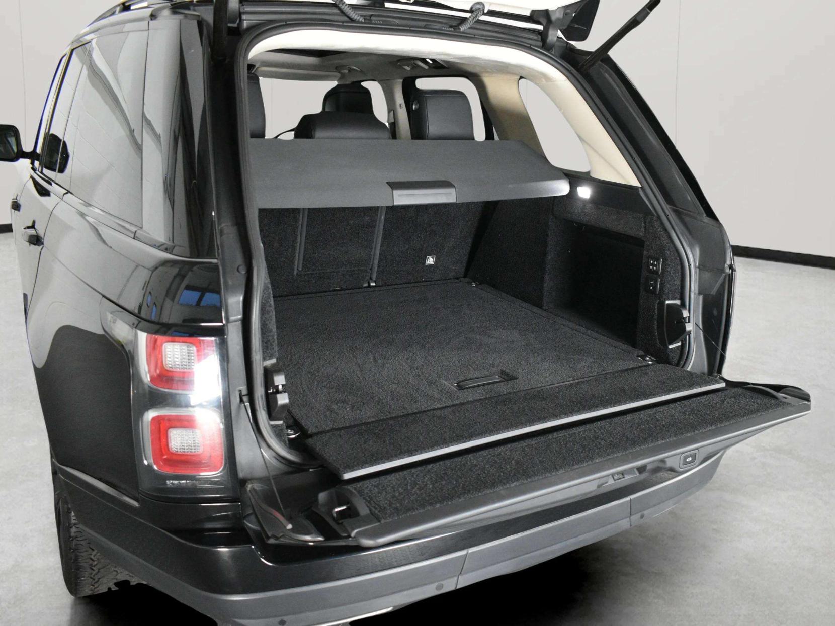 Land Rover Range Rover 3.0 SD V6 Westminster SUV 5dr Diesel Auto 4WD Euro 6 (s/s) (275 ps)