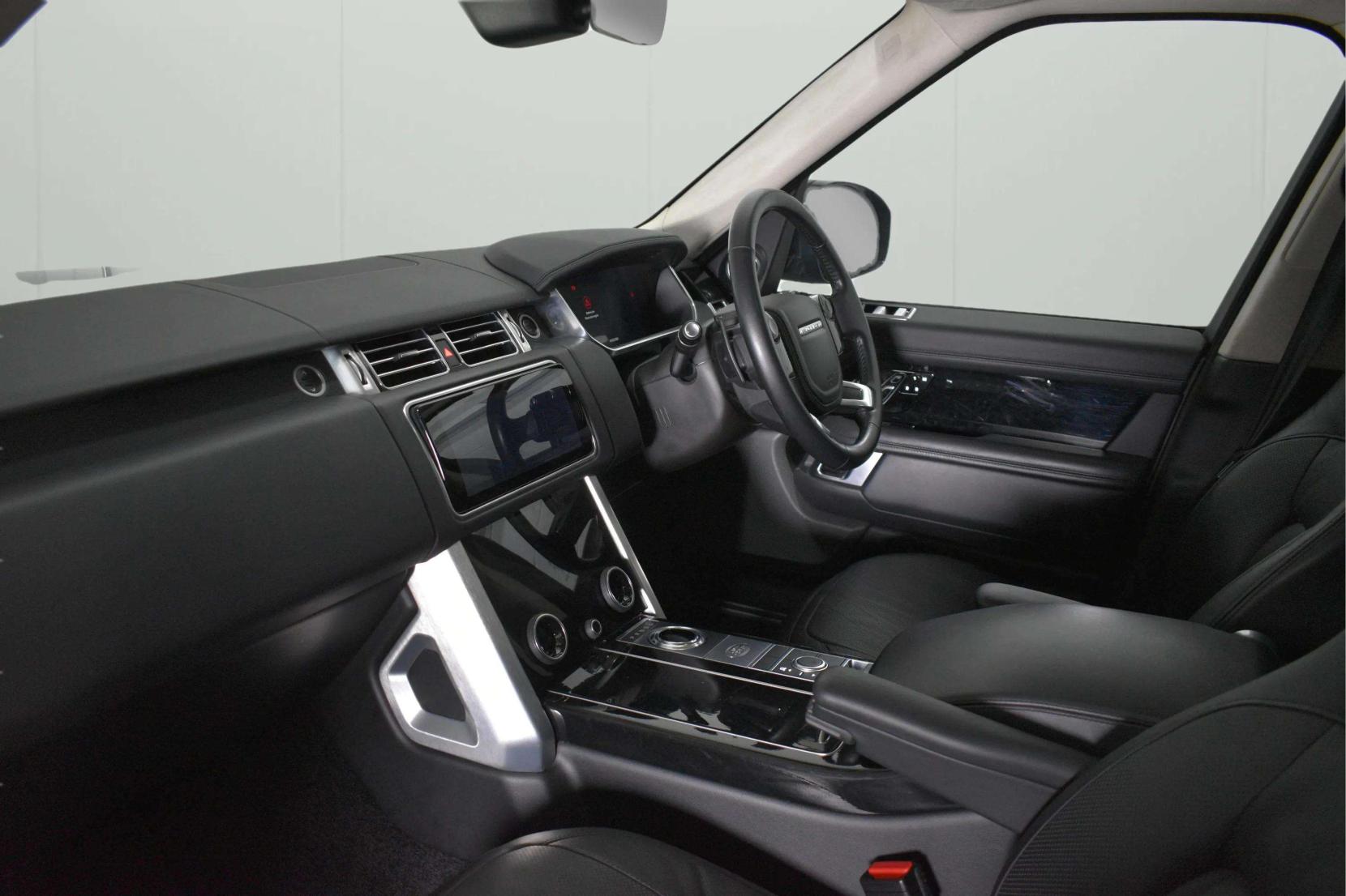 Land Rover Range Rover 3.0 SD V6 Westminster SUV 5dr Diesel Auto 4WD Euro 6 (s/s) (275 ps)