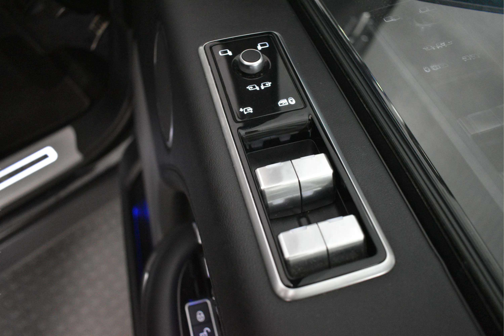 Land Rover Range Rover 3.0 SD V6 Westminster SUV 5dr Diesel Auto 4WD Euro 6 (s/s) (275 ps)