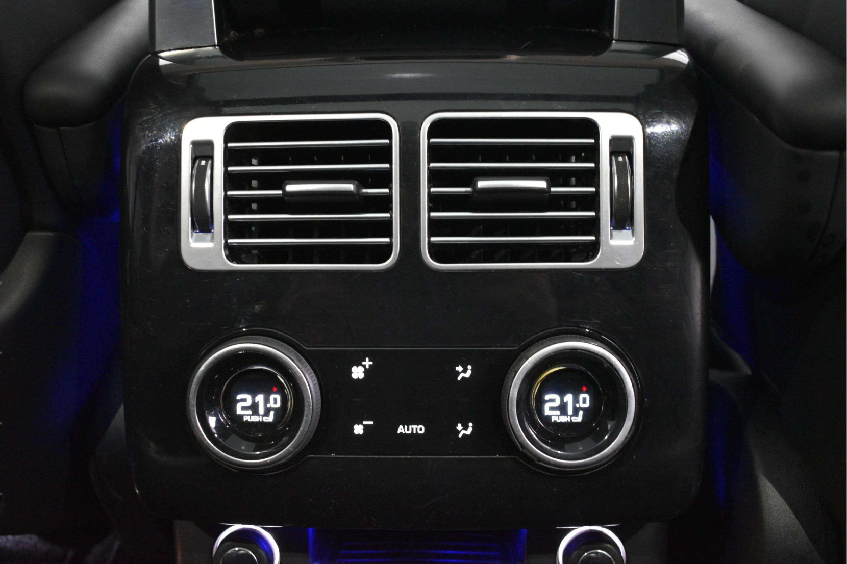 Land Rover Range Rover 3.0 SD V6 Westminster SUV 5dr Diesel Auto 4WD Euro 6 (s/s) (275 ps)