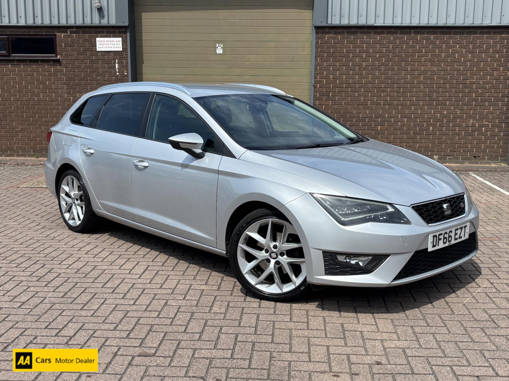 None seat leon 2.0 tdi fr technology st 5dr diesel manual euro 6 (s/s) (150 ps) £4,995... photo