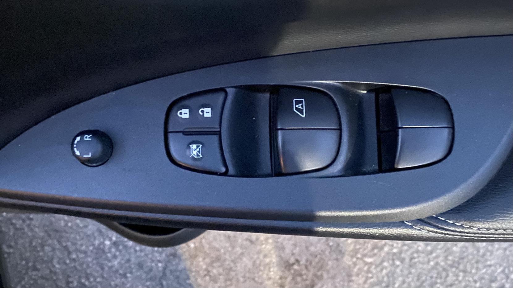 Nissan Pulsar 1.2 DIG-T n-tec Hatchback 5dr Petrol XTRON Euro 6 (s/s) (115 ps)