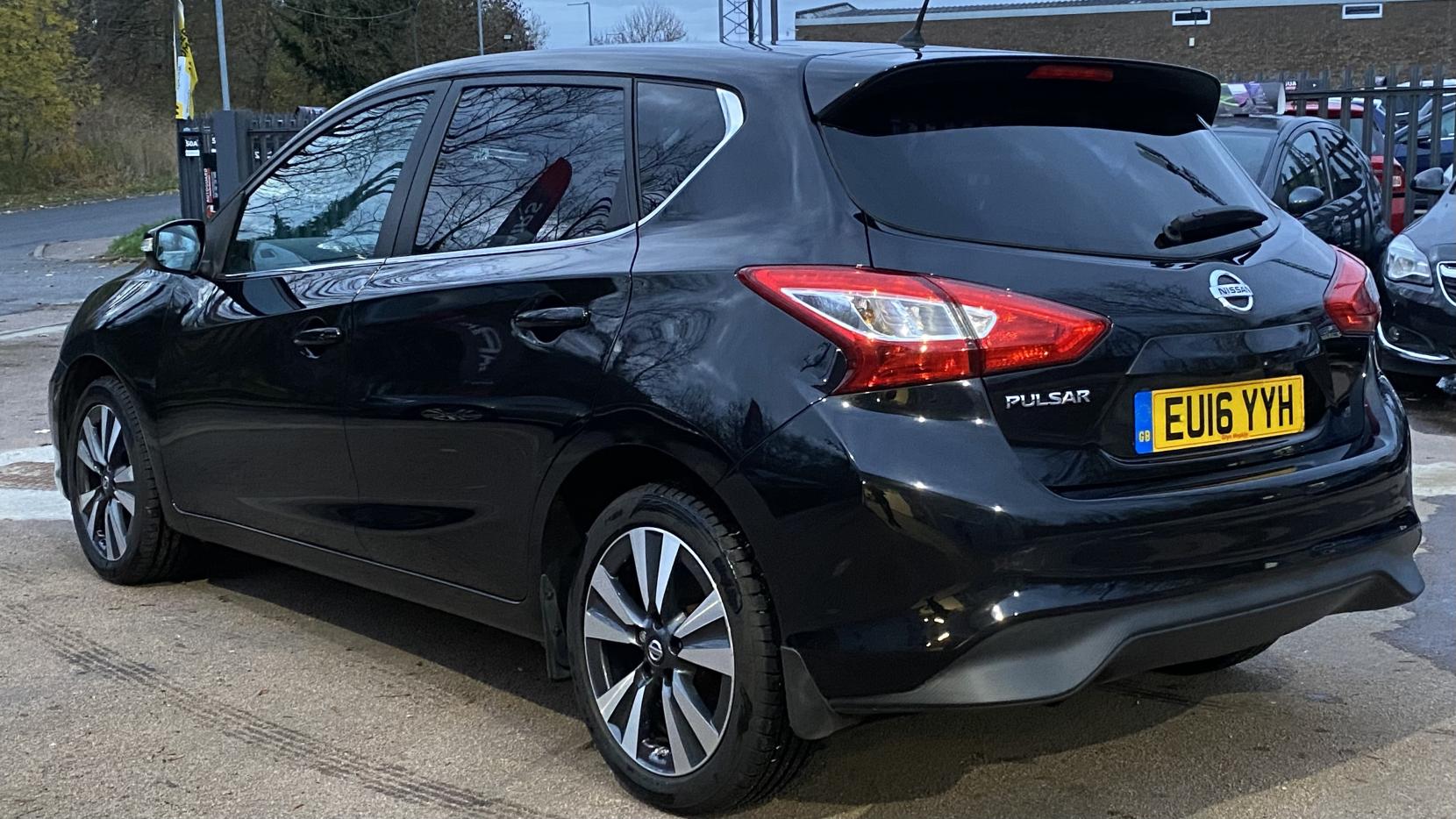 Nissan Pulsar 1.2 DIG-T n-tec Hatchback 5dr Petrol XTRON Euro 6 (s/s) (115 ps)