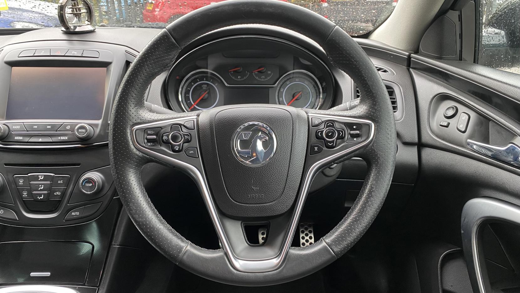 Vauxhall Insignia 1.8 16V SRi Nav Hatchback 5dr Petrol Manual Euro 5 (140 ps)