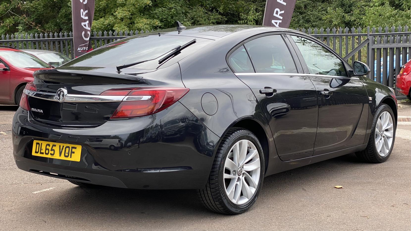 Vauxhall Insignia 1.8 16V SRi Nav Hatchback 5dr Petrol Manual Euro 5 (140 ps)
