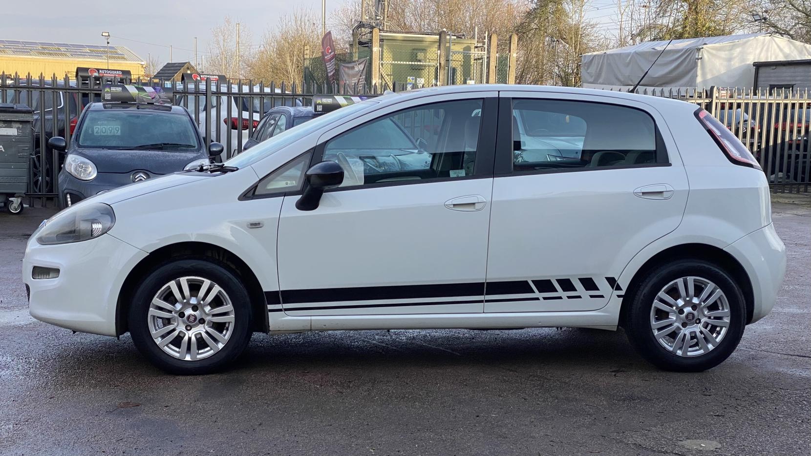 Fiat Punto 1.4 Easy Hatchback 5dr Petrol Manual Euro 5 (s/s) (77 bhp)