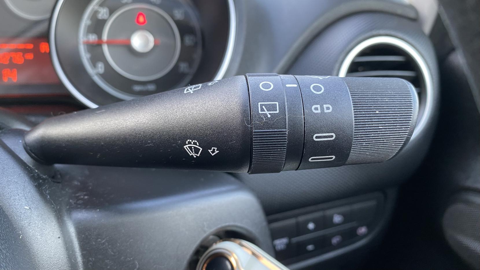 Fiat Punto 1.4 Easy Hatchback 5dr Petrol Manual Euro 5 (s/s) (77 bhp)