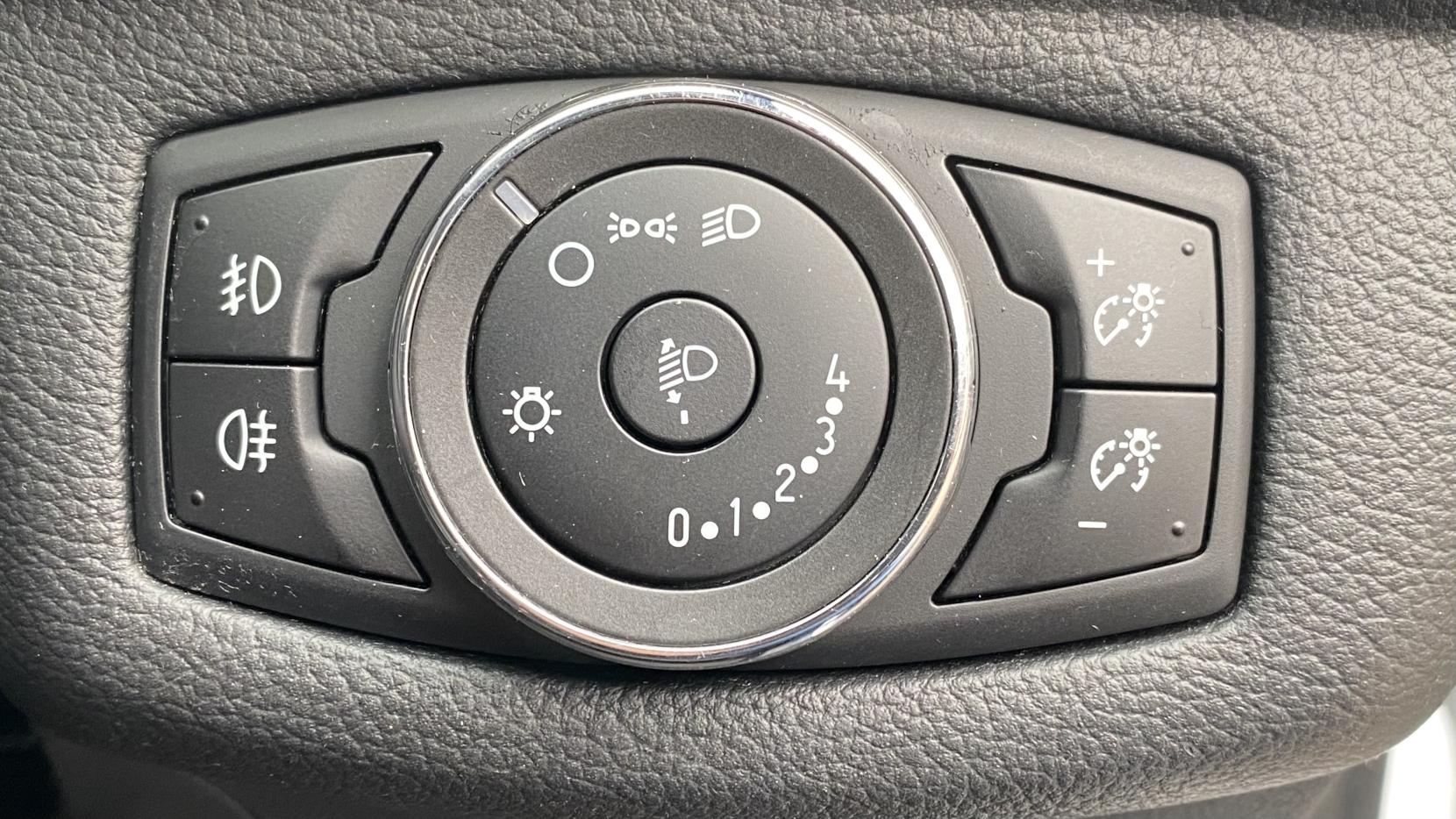 Ford B-Max 1.6 Zetec MPV 5dr Petrol Powershift Euro 5 (105 ps)