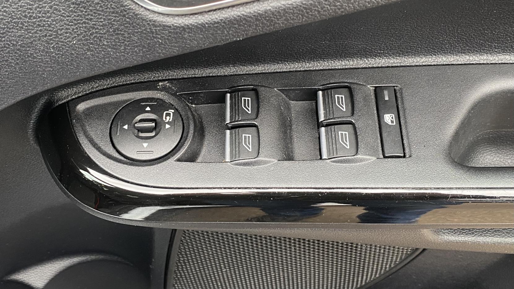 Ford B-Max 1.6 Zetec MPV 5dr Petrol Powershift Euro 5 (105 ps)