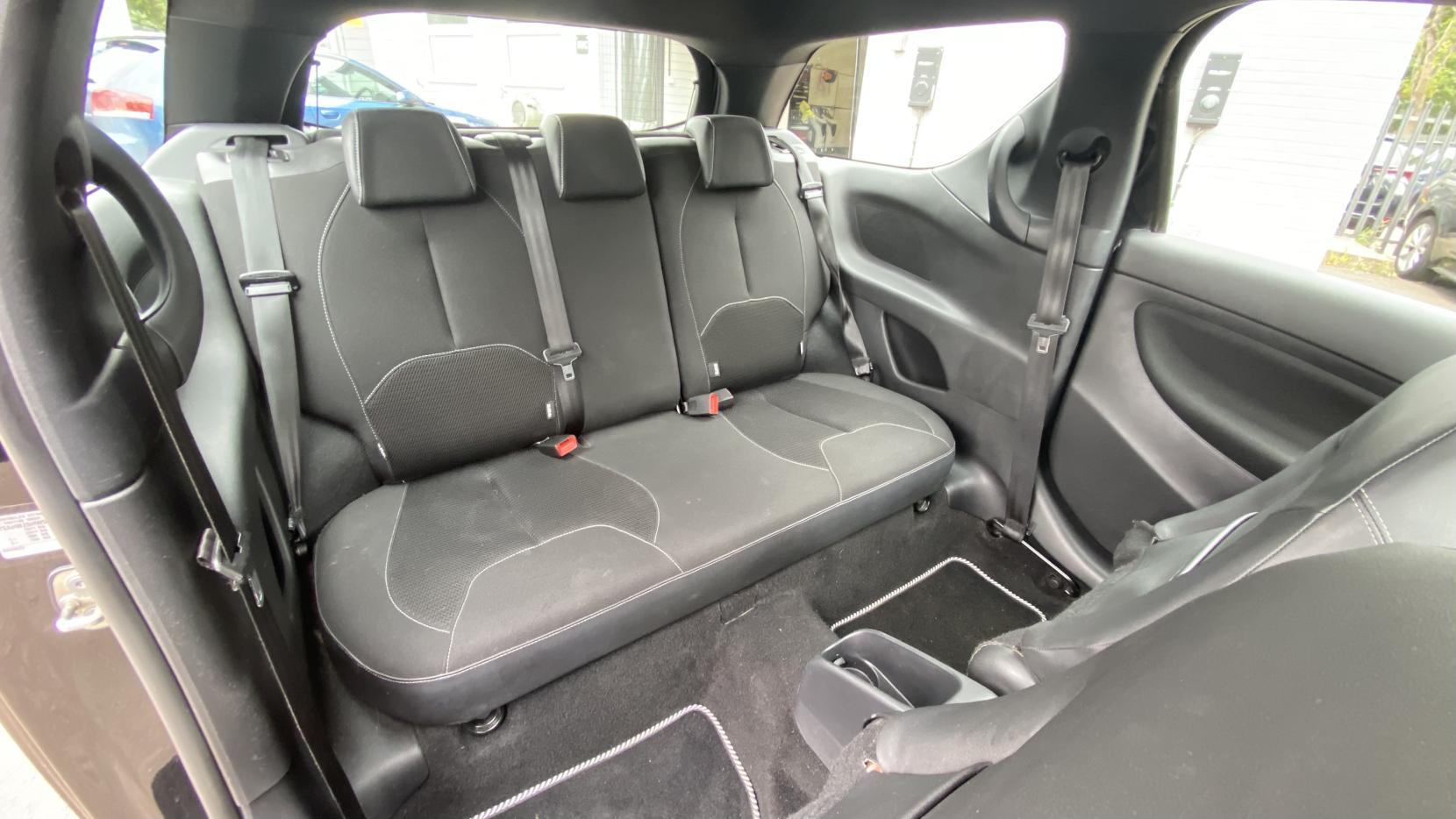DS AUTOMOBILES DS 3 1.2 PureTech Chic Hatchback 3dr Petrol Manual Euro 6 (82 ps)