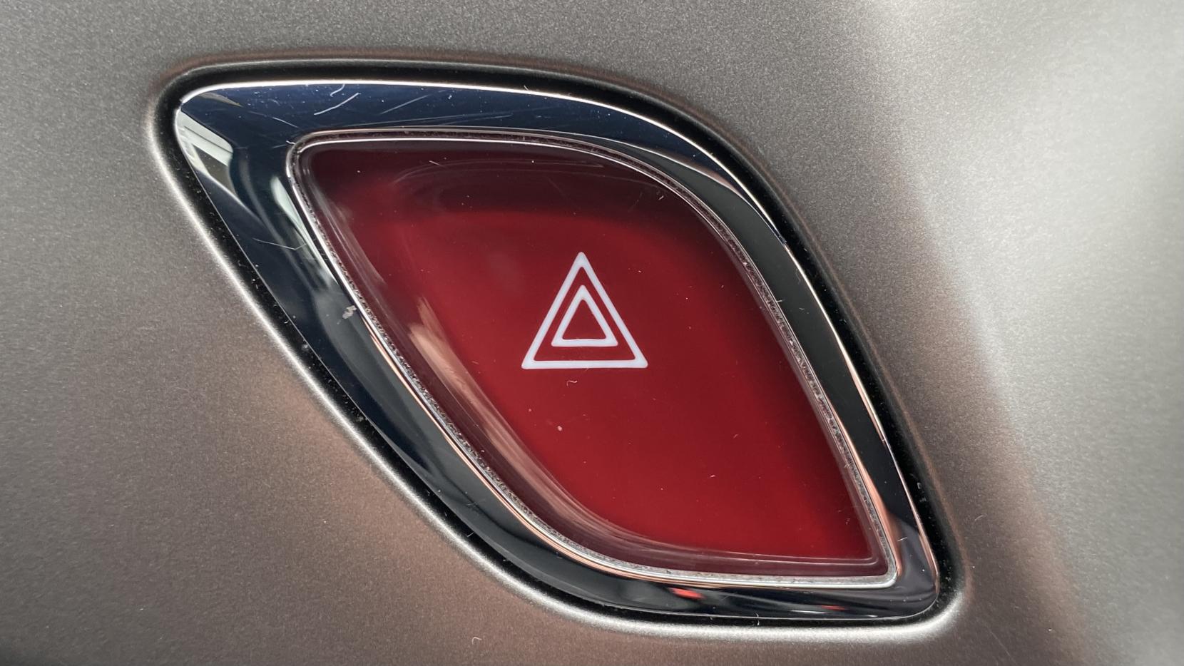 DS AUTOMOBILES DS 3 1.2 PureTech Chic Hatchback 3dr Petrol Manual Euro 6 (82 ps)