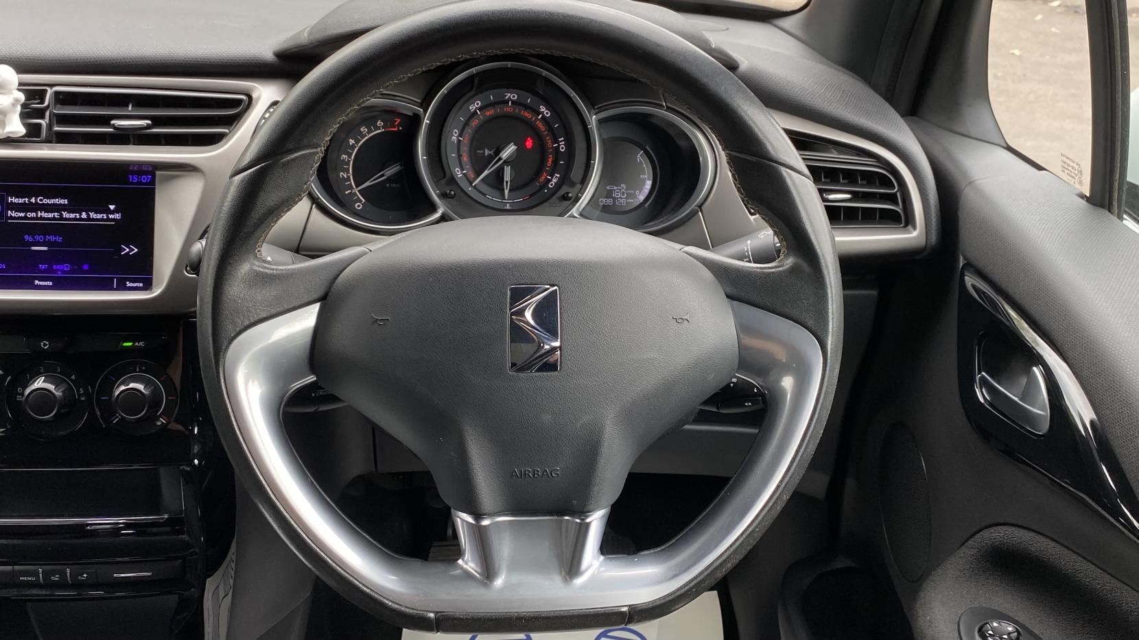 DS AUTOMOBILES DS 3 1.2 PureTech Chic Hatchback 3dr Petrol Manual Euro 6 (82 ps)
