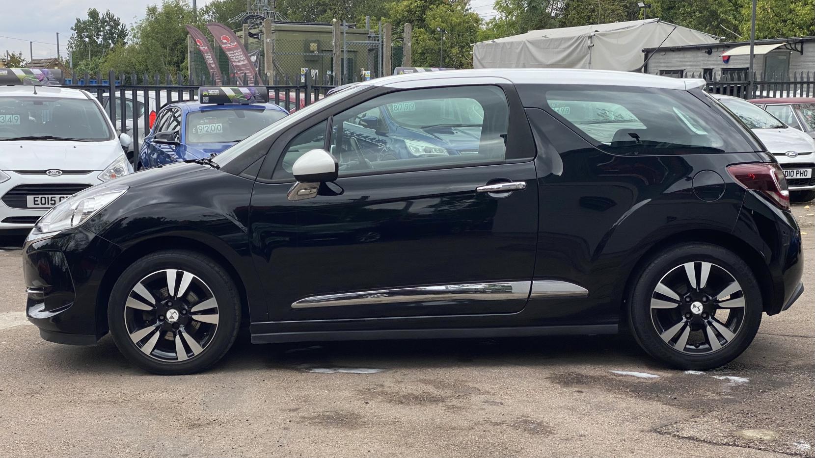 DS AUTOMOBILES DS 3 1.2 PureTech Chic Hatchback 3dr Petrol Manual Euro 6 (82 ps)