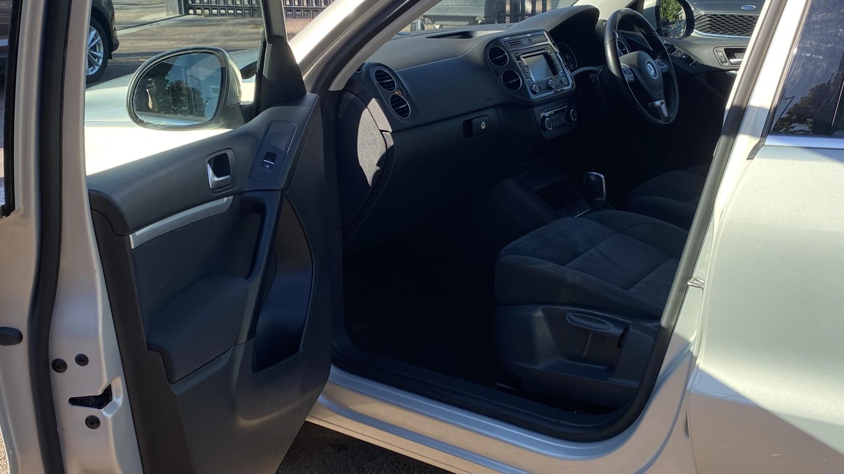 Volkswagen Tiguan 2.0 TDI BlueMotion Tech Match SUV 5dr Diesel DSG 4WD Euro 5 (s/s) (140 ps)