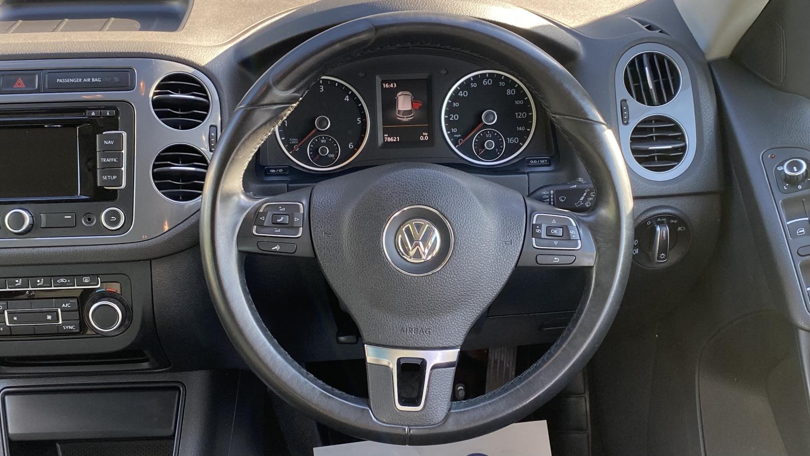 Volkswagen Tiguan 2.0 TDI BlueMotion Tech Match SUV 5dr Diesel DSG 4WD Euro 5 (s/s) (140 ps)