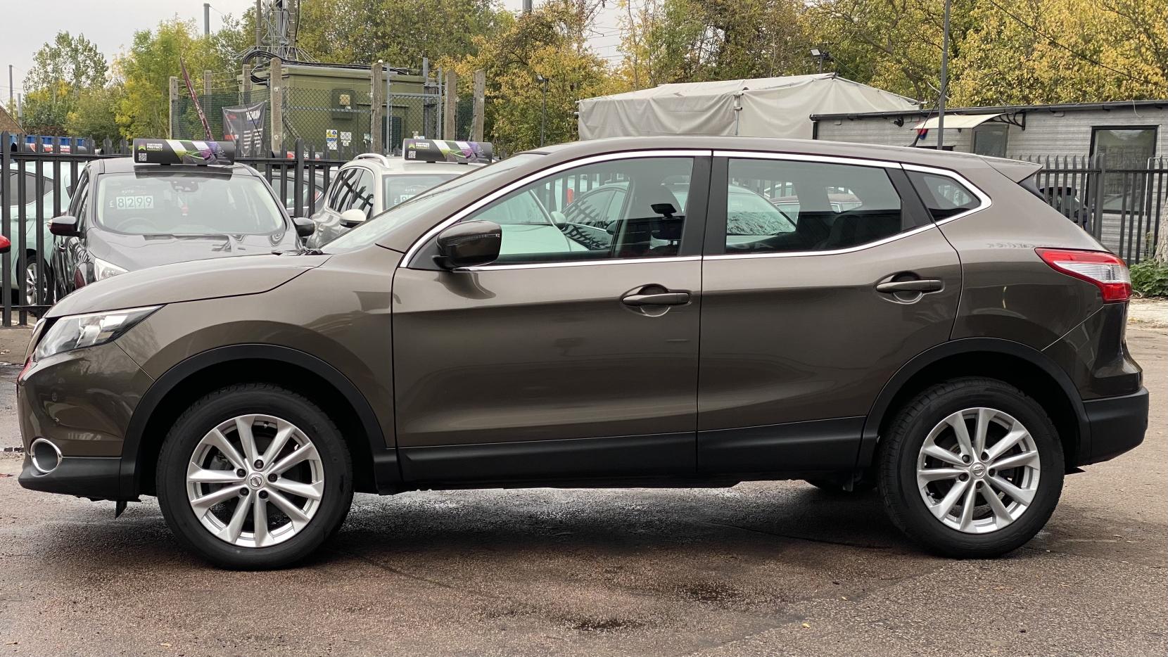 Nissan Qashqai 1.2 DIG-T Acenta SUV 5dr Petrol Manual 2WD Euro 6 (s/s) (115 ps)