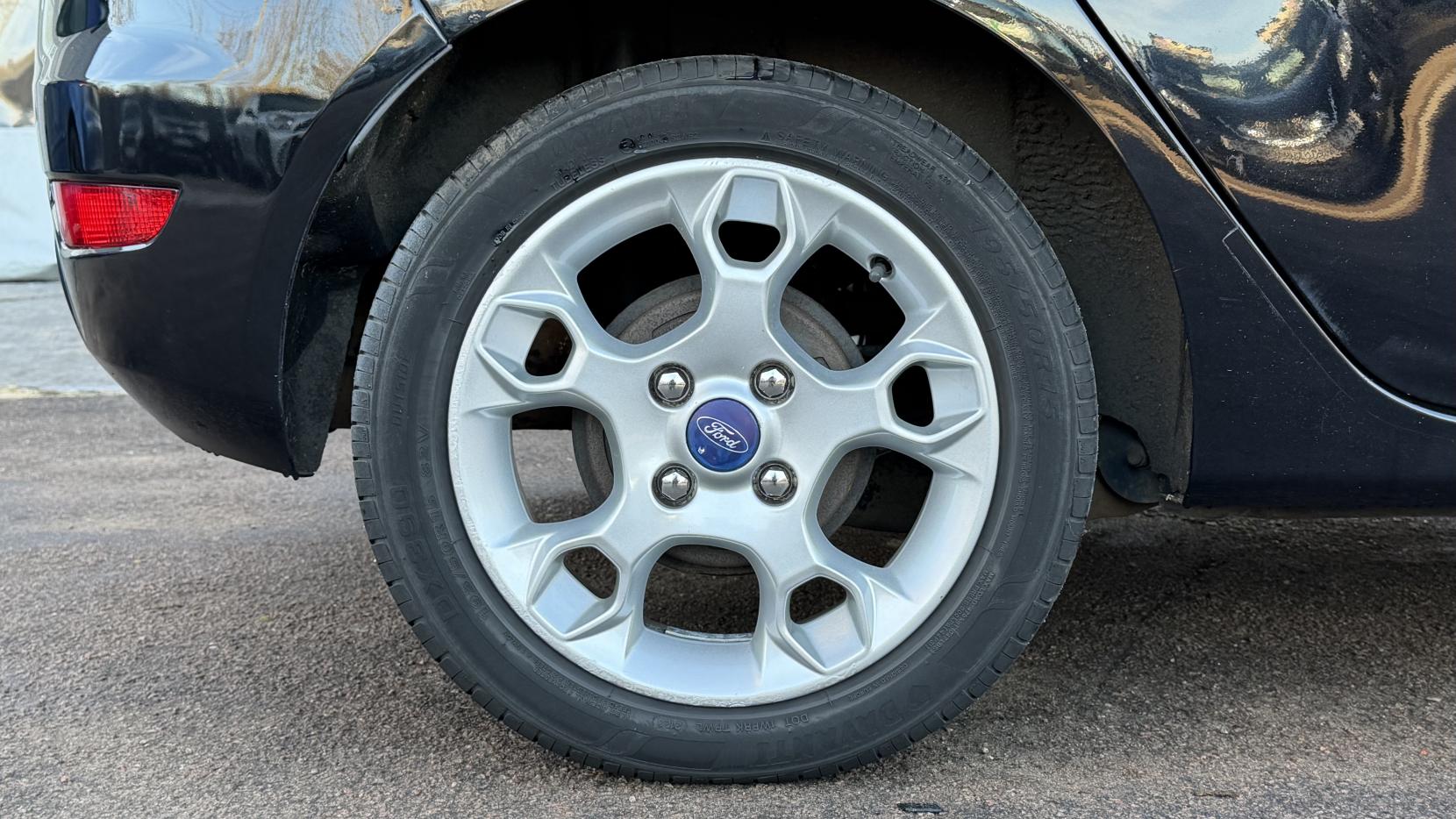 Ford Fiesta 1.4 Zetec Hatchback 5dr Petrol Automatic (154 g/km, 94 bhp)