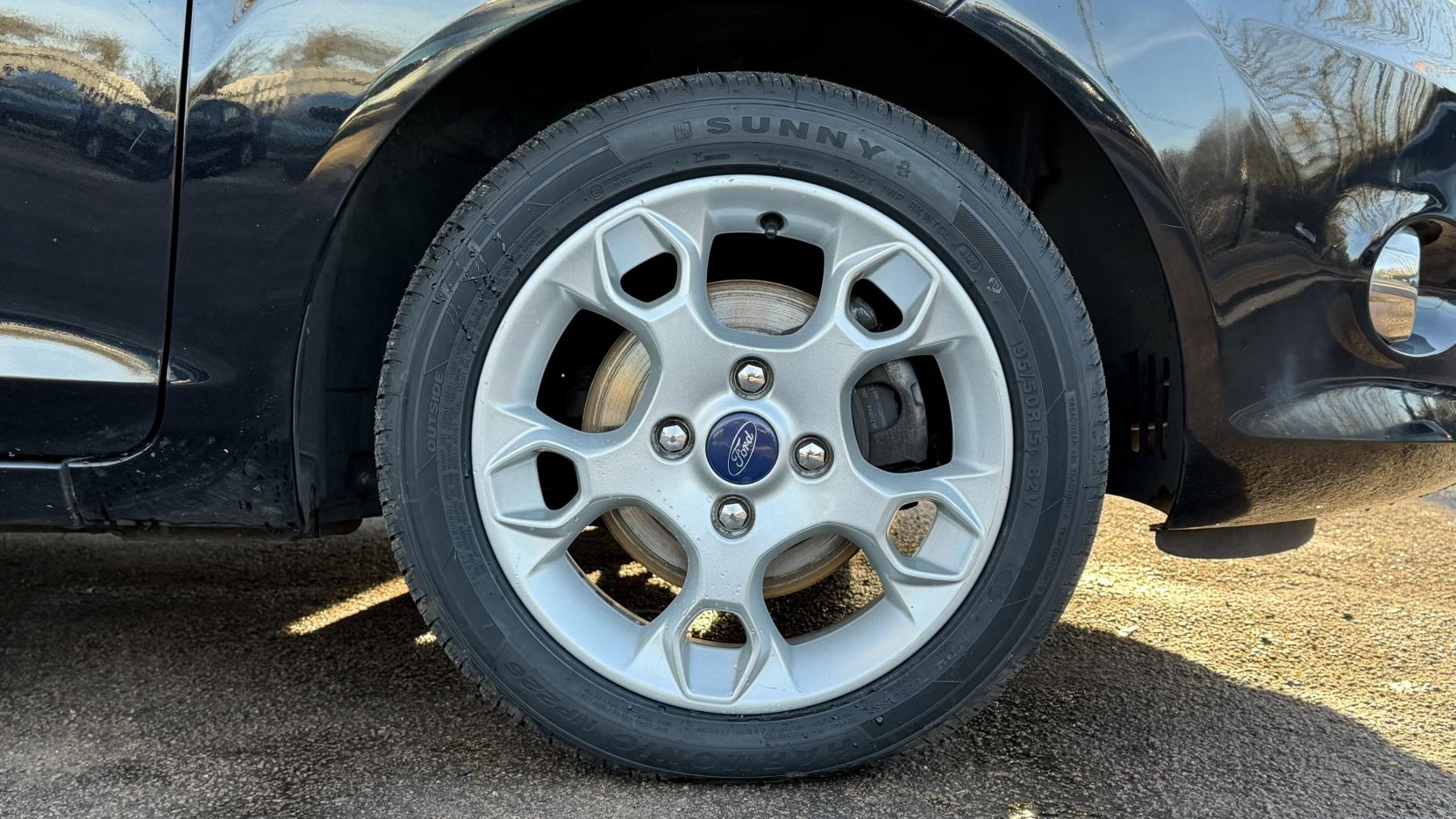 Ford Fiesta 1.4 Zetec Hatchback 5dr Petrol Automatic (154 g/km, 94 bhp)