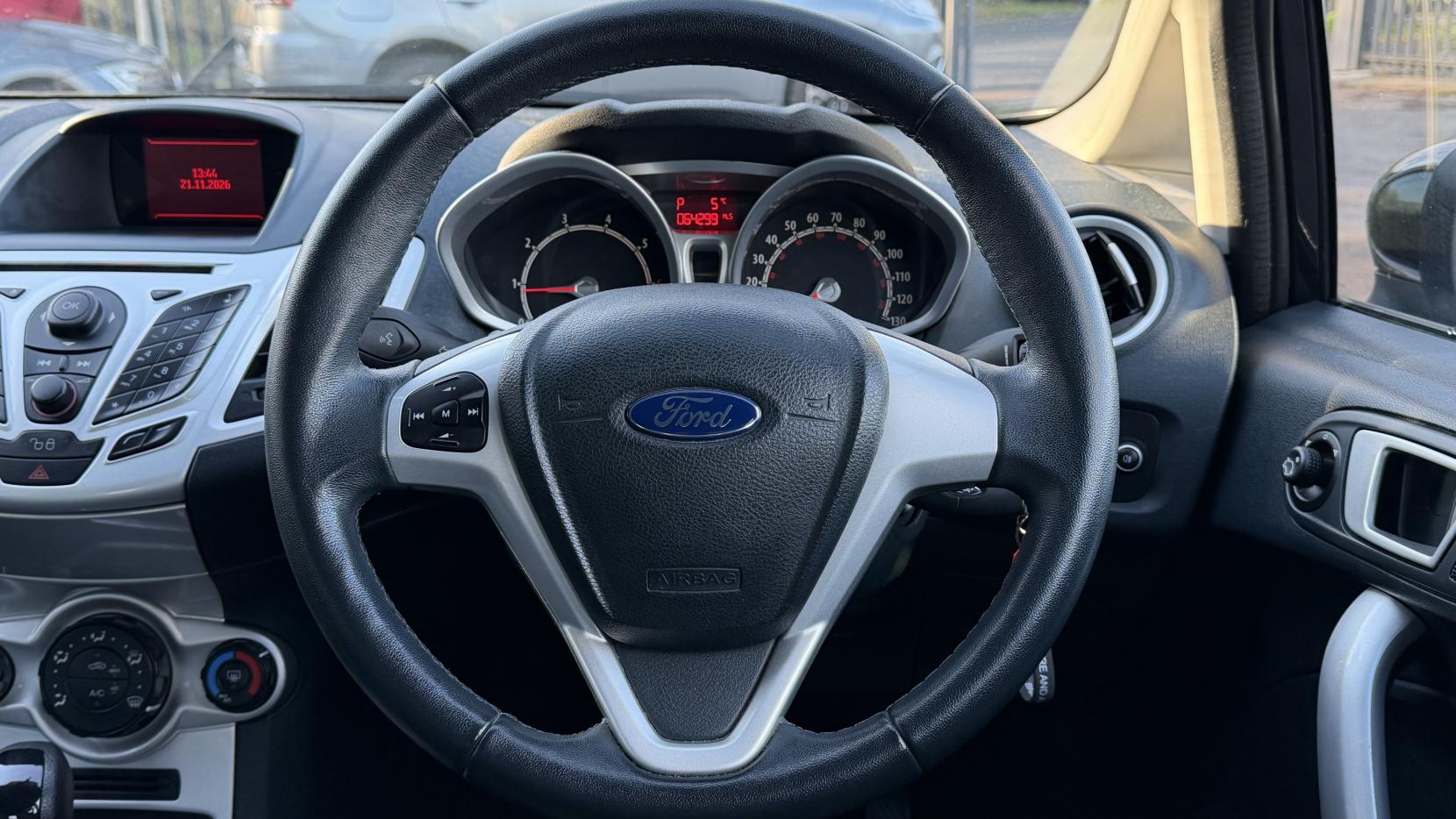 Ford Fiesta 1.4 Zetec Hatchback 5dr Petrol Automatic (154 g/km, 94 bhp)