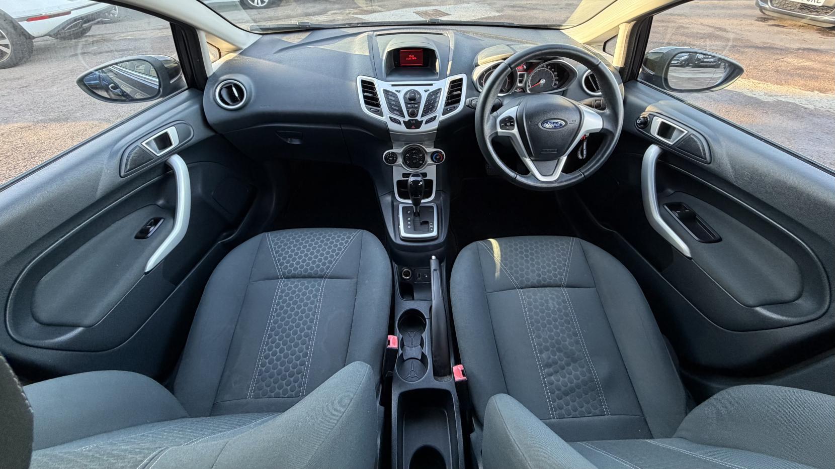 Ford Fiesta 1.4 Zetec Hatchback 5dr Petrol Automatic (154 g/km, 94 bhp)