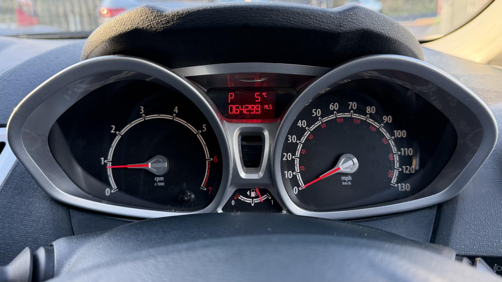 Ford Fiesta 1.4 Zetec Hatchback 5dr Petrol Automatic (154 g/km, 94 bhp)