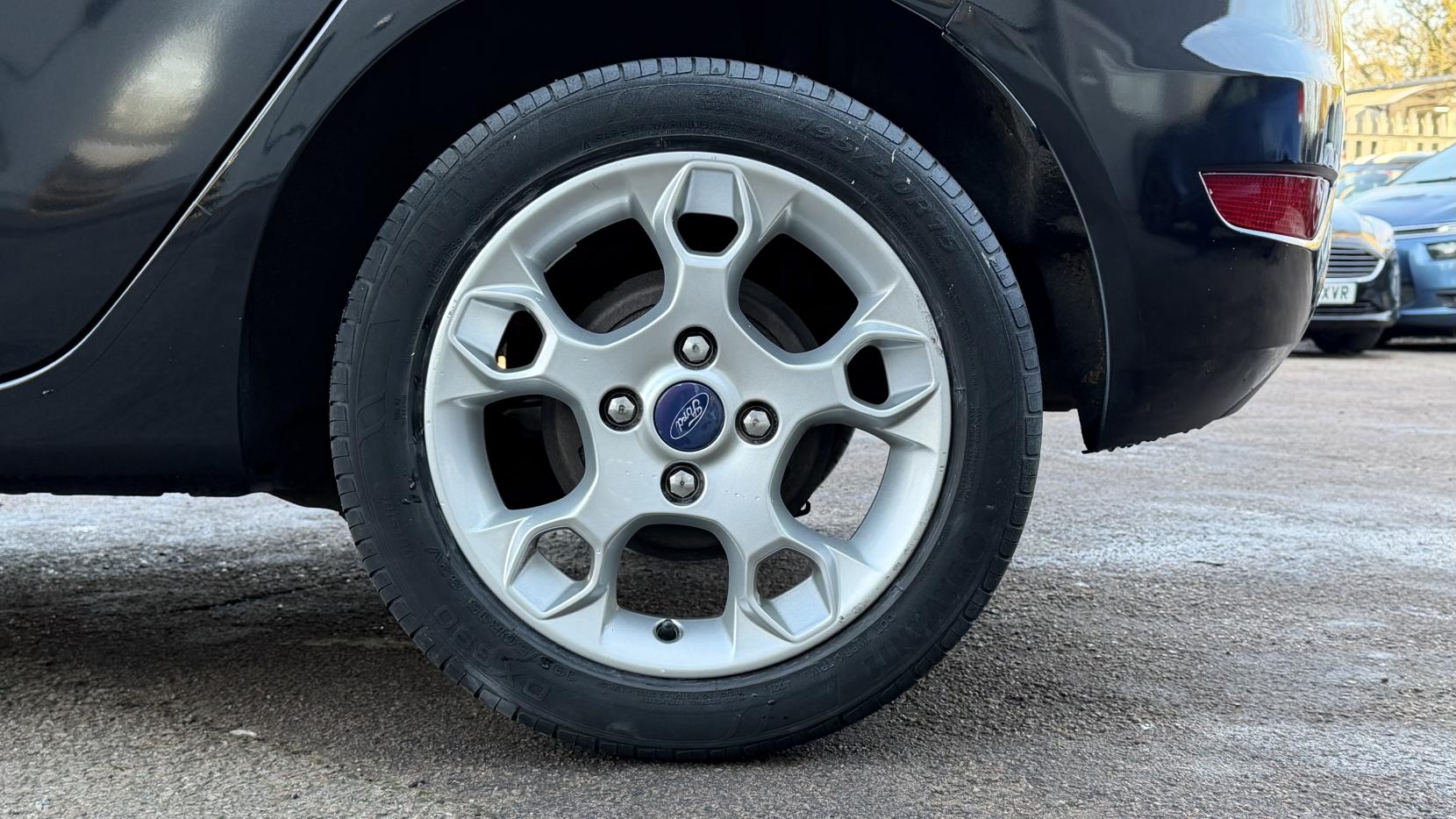 Ford Fiesta 1.4 Zetec Hatchback 5dr Petrol Automatic (154 g/km, 94 bhp)