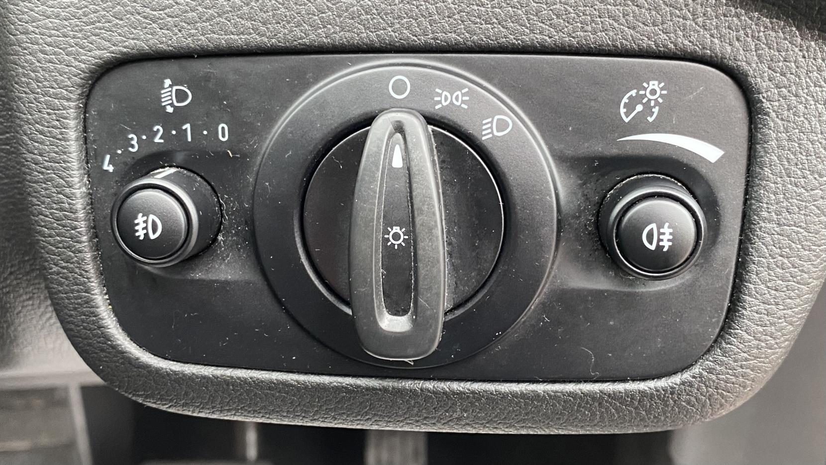 Ford C-Max 1.5 TDCi Zetec MPV 5dr Diesel Powershift Euro 6 (s/s) (120 ps)