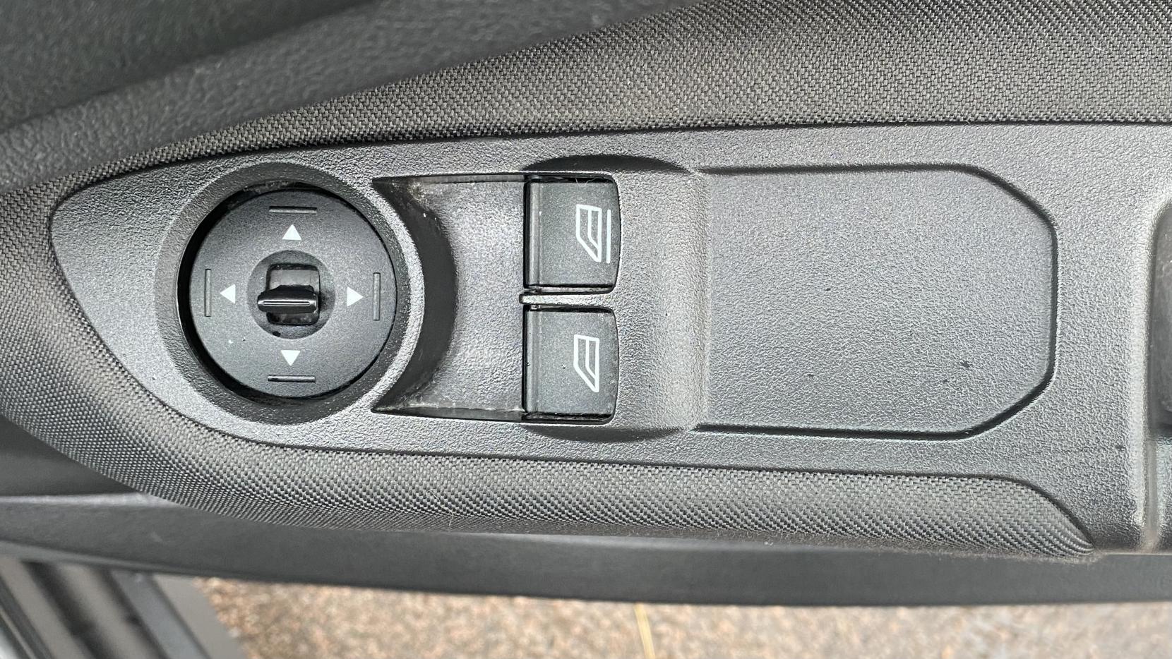 Ford C-Max 1.5 TDCi Zetec MPV 5dr Diesel Powershift Euro 6 (s/s) (120 ps)