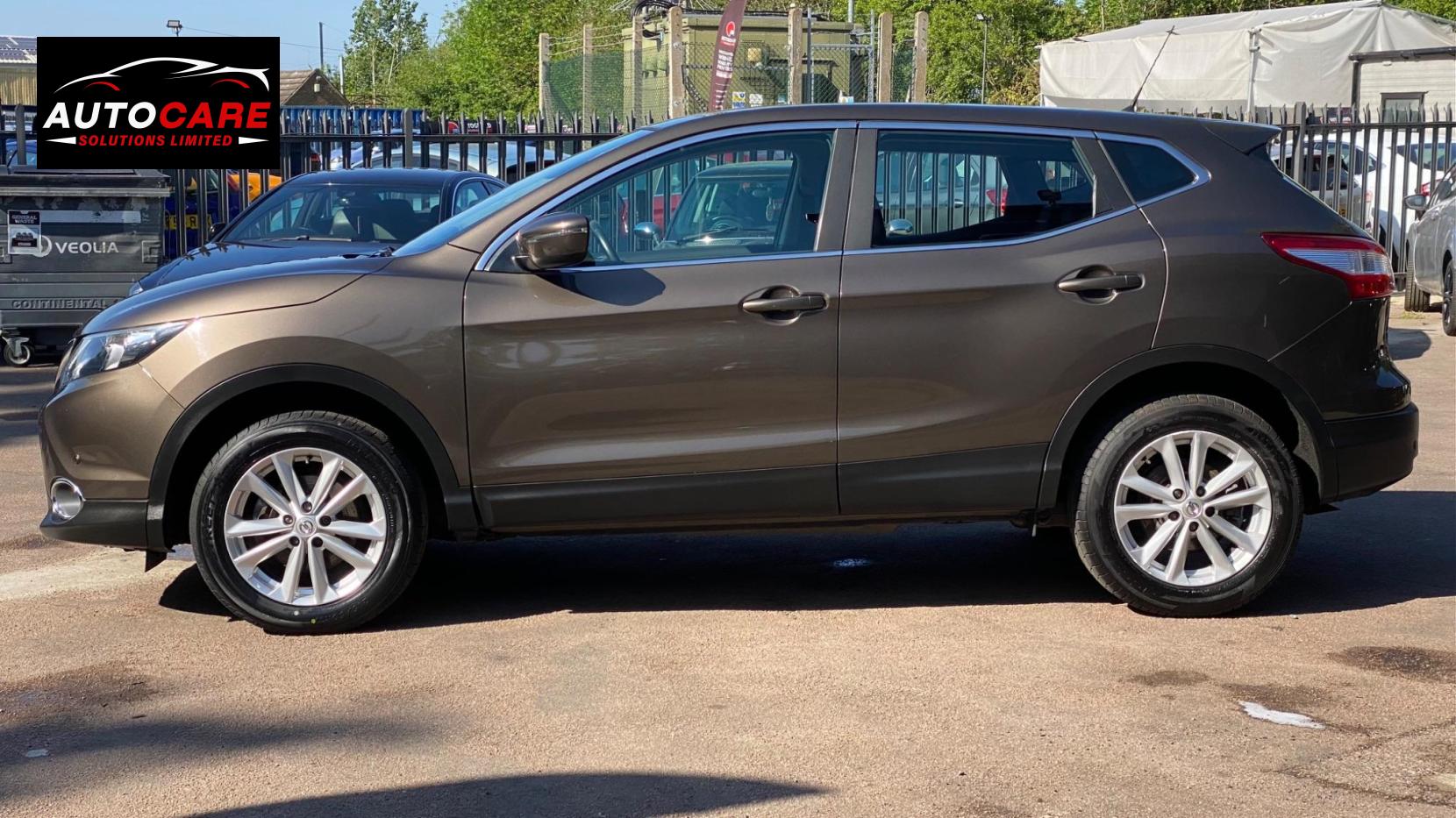 Nissan Qashqai 1.2 DIG-T Acenta 2WD Euro 6 (s/s) 5dr