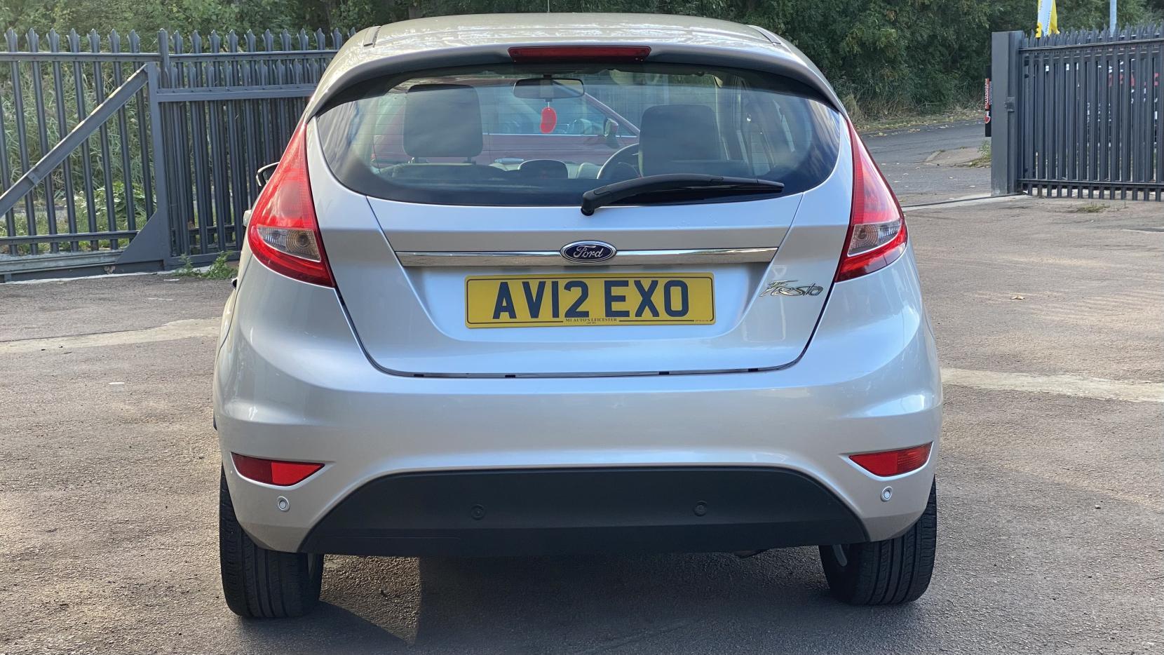 Ford Fiesta 1.4 Zetec Hatchback 5dr Petrol Automatic (154 g/km, 94 bhp)
