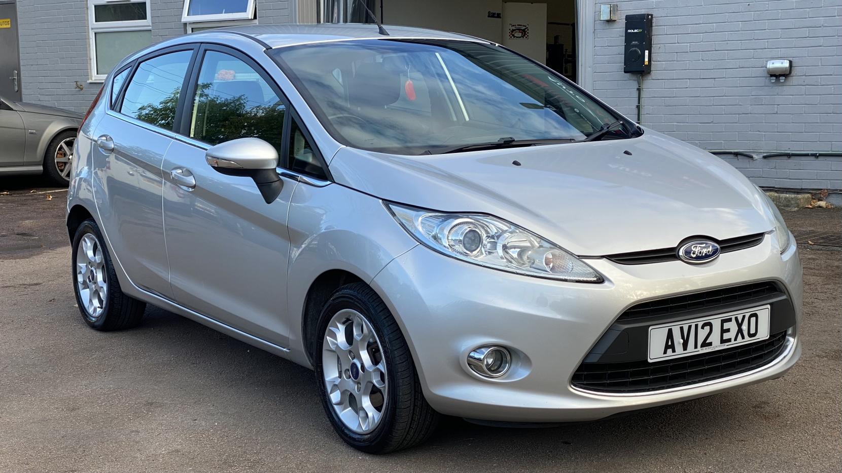 Ford Fiesta 1.4 Zetec Hatchback 5dr Petrol Automatic (154 g/km, 94 bhp)