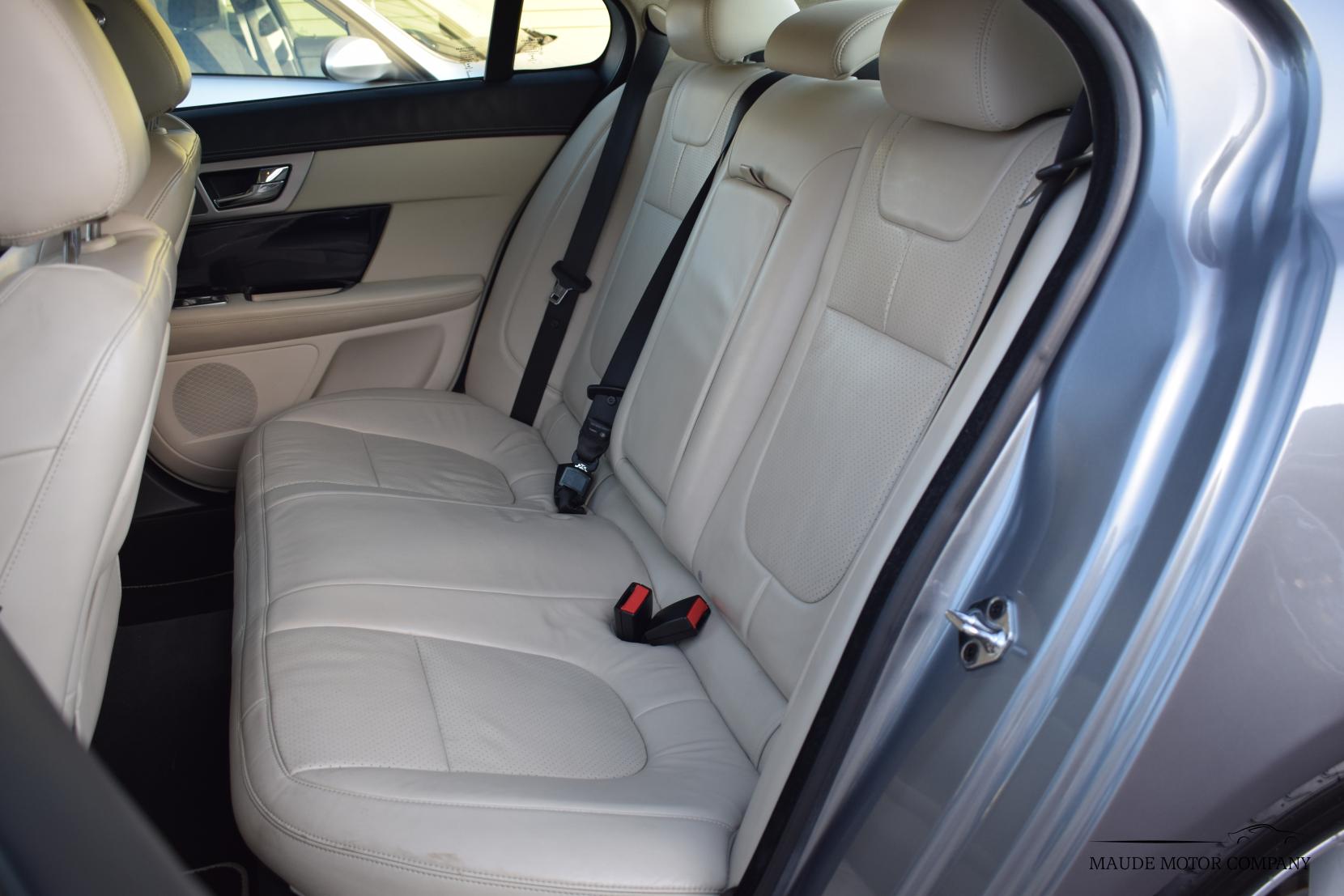 Jaguar XF 3.0d S V6 Portfolio Saloon 4dr Diesel Auto Euro 5 (s/s) (275 ps)