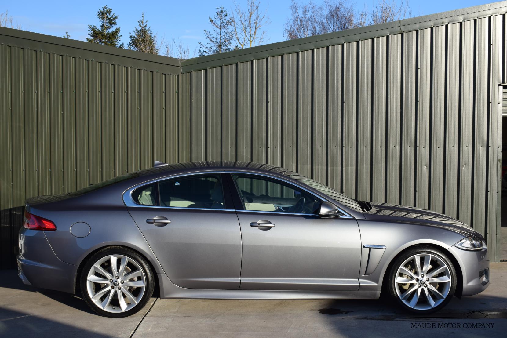 Jaguar XF 3.0d S V6 Portfolio Saloon 4dr Diesel Auto Euro 5 (s/s) (275 ps)