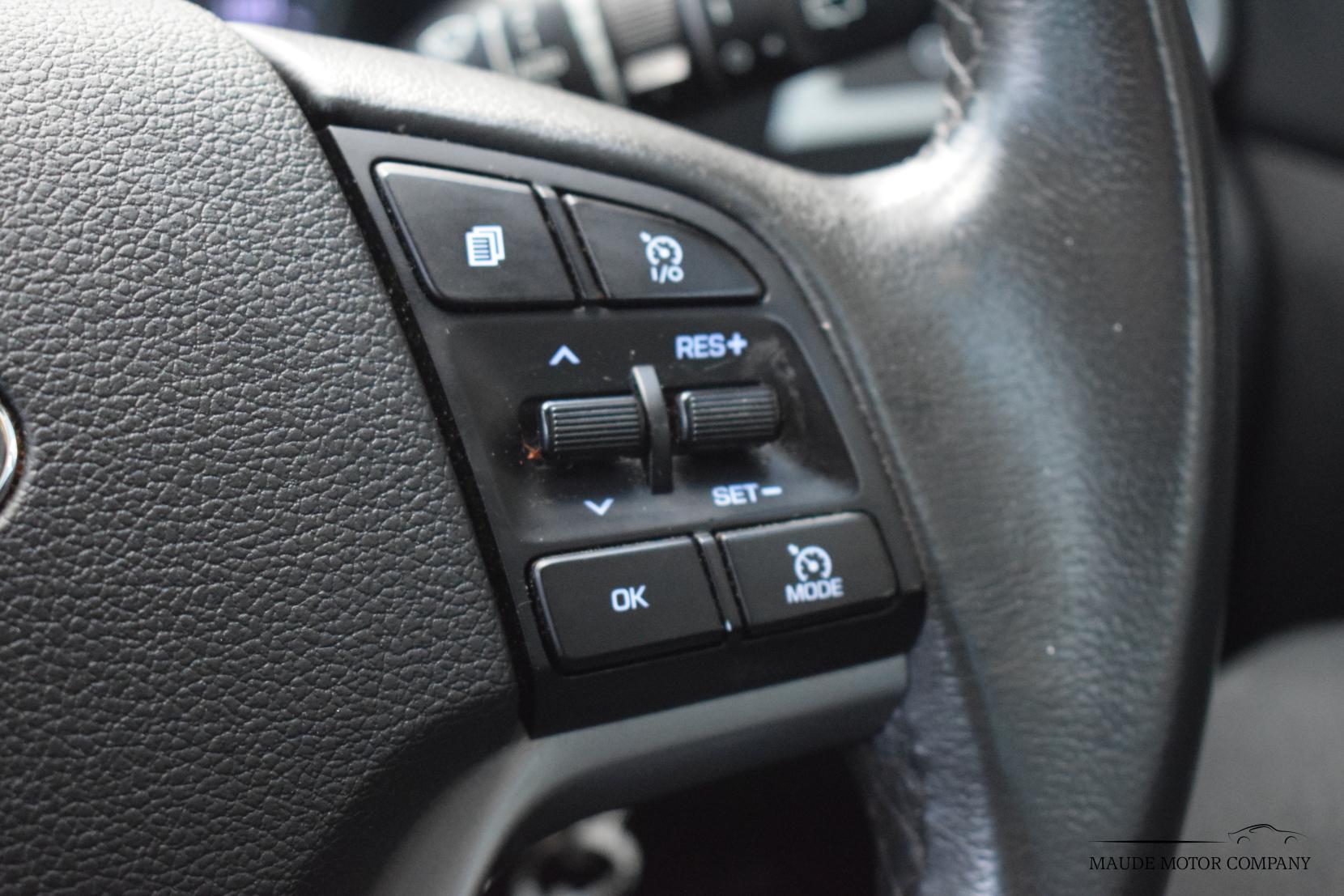 Hyundai TUCSON 1.7 CRDi Blue Drive Premium SUV 5dr Diesel Manual Euro 6 (s/s) (116 ps)