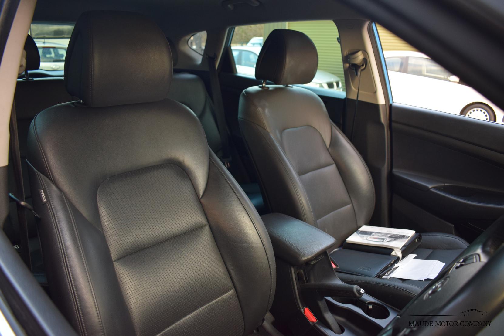 Hyundai TUCSON 1.7 CRDi Blue Drive Premium SUV 5dr Diesel Manual Euro 6 (s/s) (116 ps)