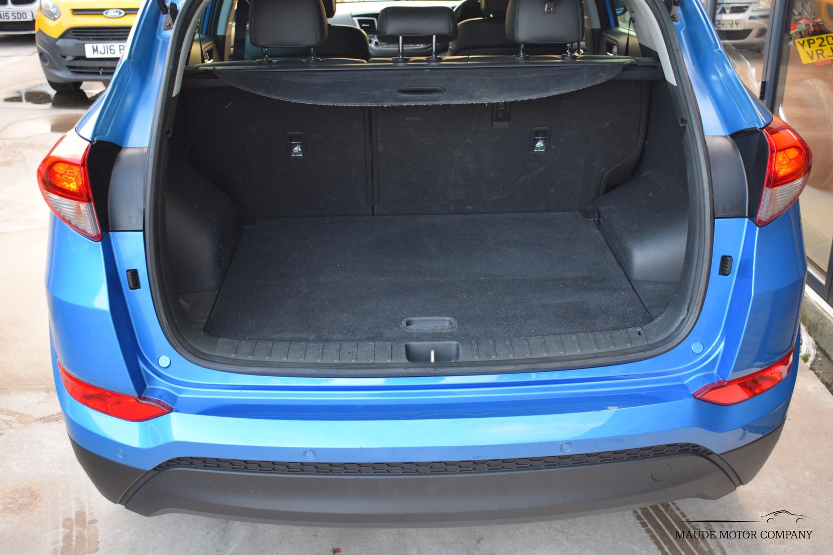 Hyundai TUCSON 1.7 CRDi Blue Drive Premium SUV 5dr Diesel Manual Euro 6 (s/s) (116 ps)