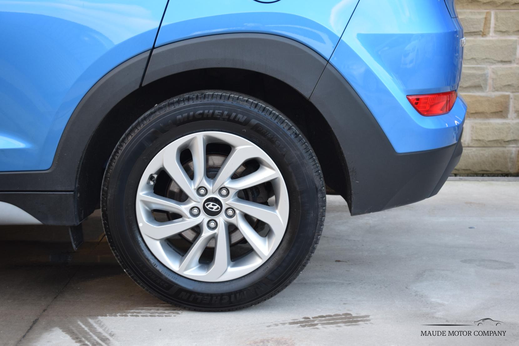 Hyundai TUCSON 1.7 CRDi Blue Drive Premium SUV 5dr Diesel Manual Euro 6 (s/s) (116 ps)