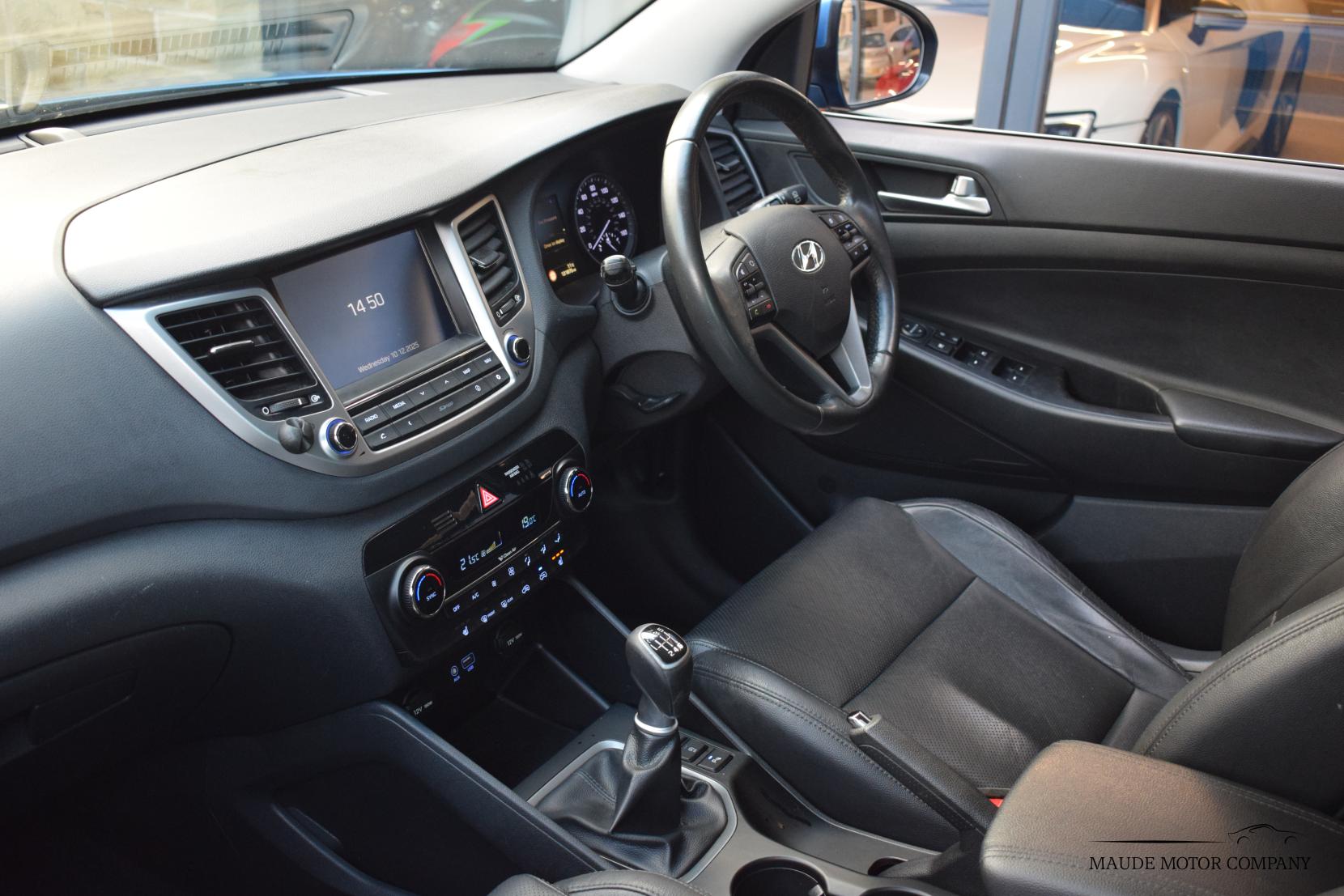 Hyundai TUCSON 1.7 CRDi Blue Drive Premium SUV 5dr Diesel Manual Euro 6 (s/s) (116 ps)