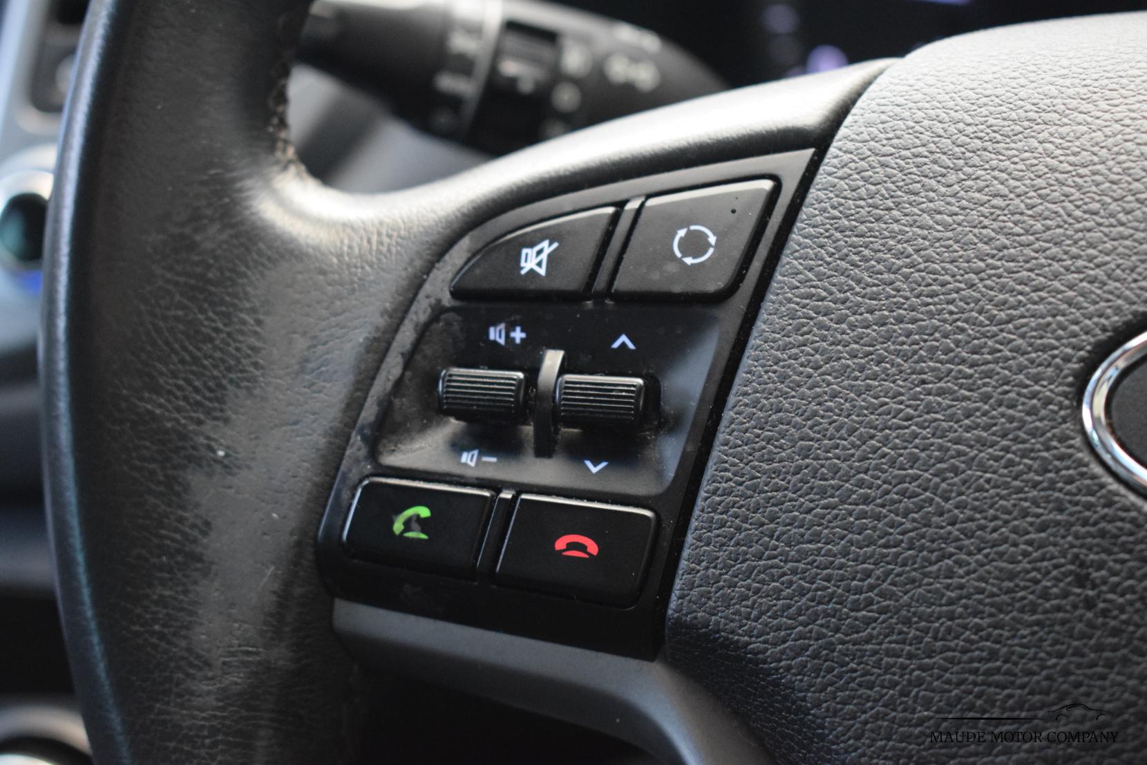 Hyundai TUCSON 1.7 CRDi Blue Drive Premium SUV 5dr Diesel Manual Euro 6 (s/s) (116 ps)