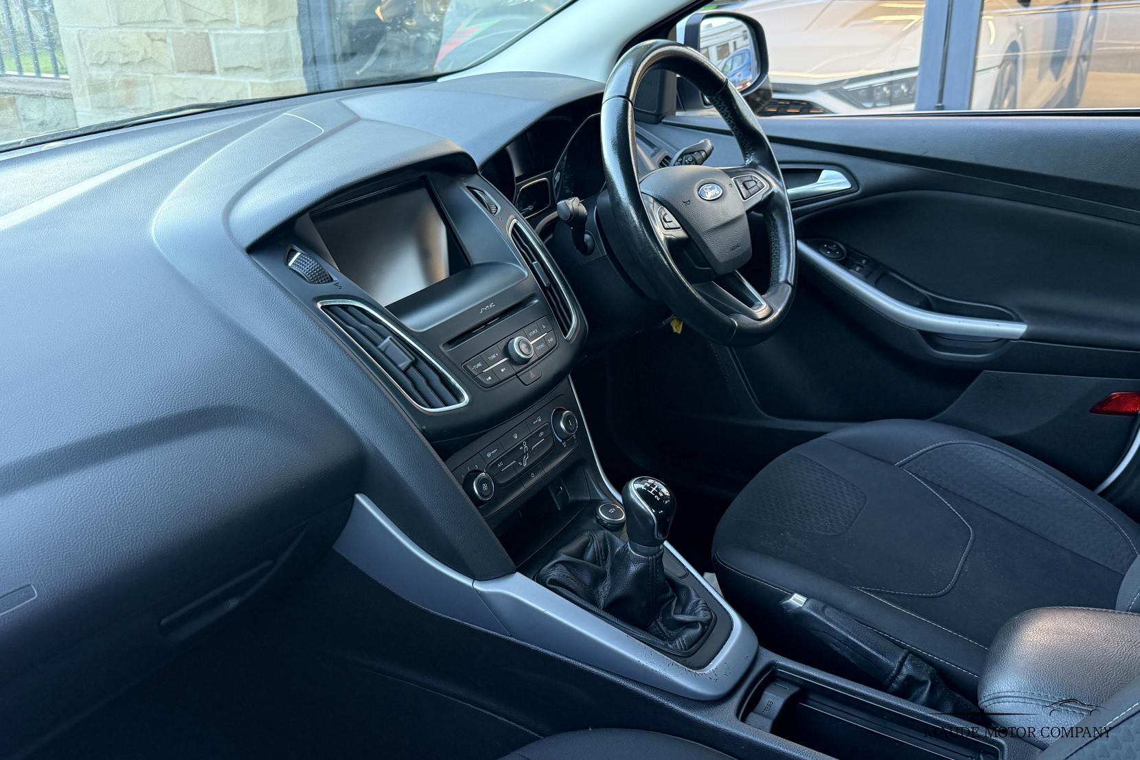 Ford Focus 1.0T EcoBoost Zetec Hatchback 5dr Petrol Manual Euro 6 (s/s) (100 ps)