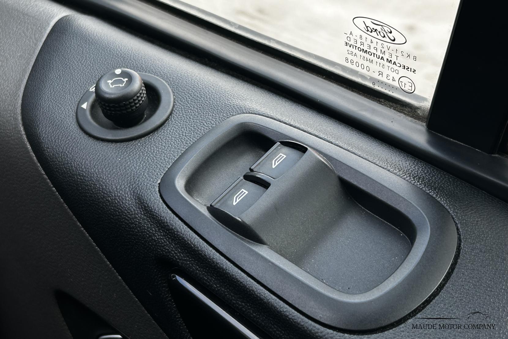 Ford Transit Custom 2.0 300 EcoBlue Limited Panel Van 5dr Diesel Auto L2 H1 Euro 6 (s/s) (130 ps)