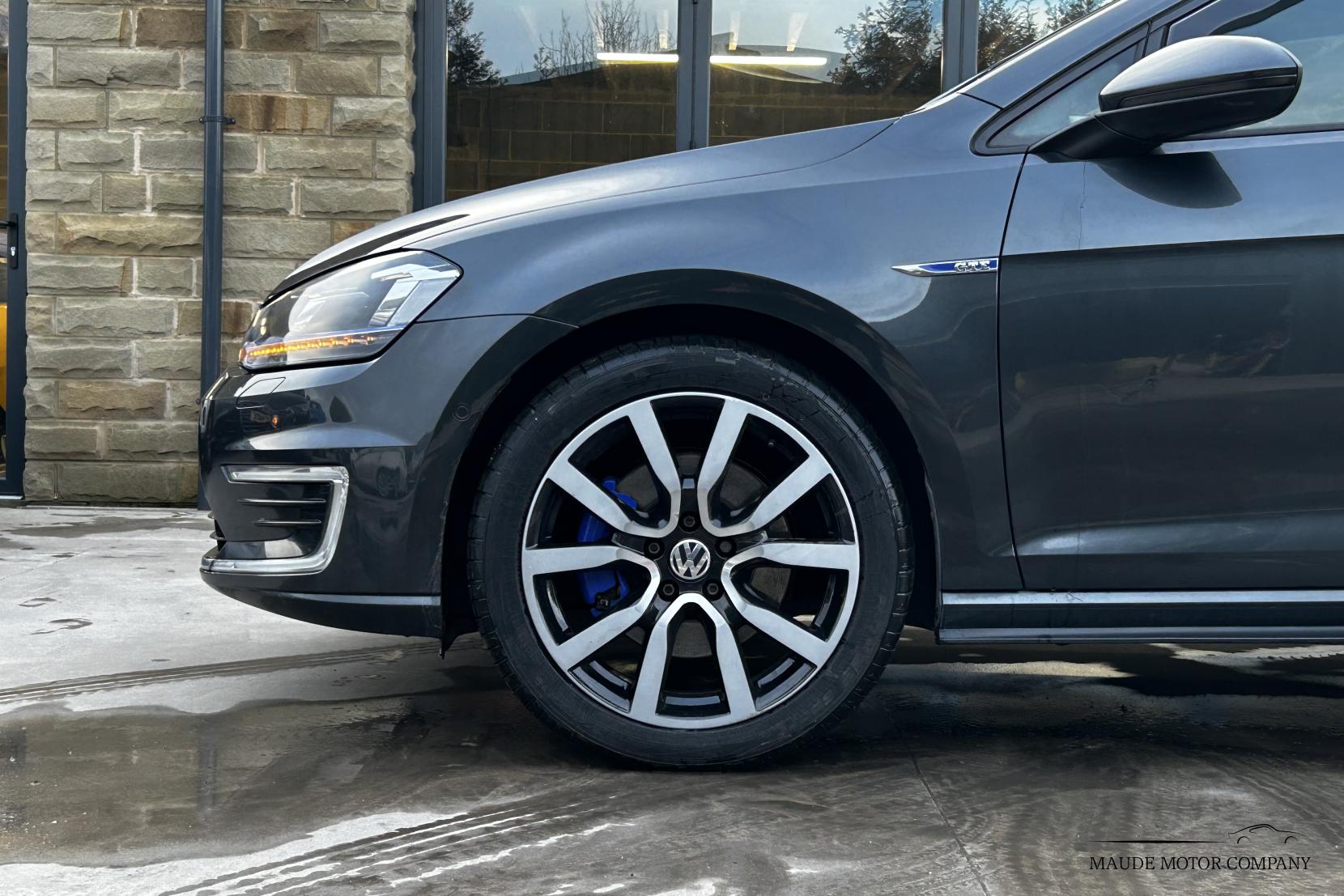 Volkswagen Golf 1.4 TSI GTE Hatchback 5dr Petrol Plug-in Hybrid DSG Euro 6 (s/s) (204 ps)