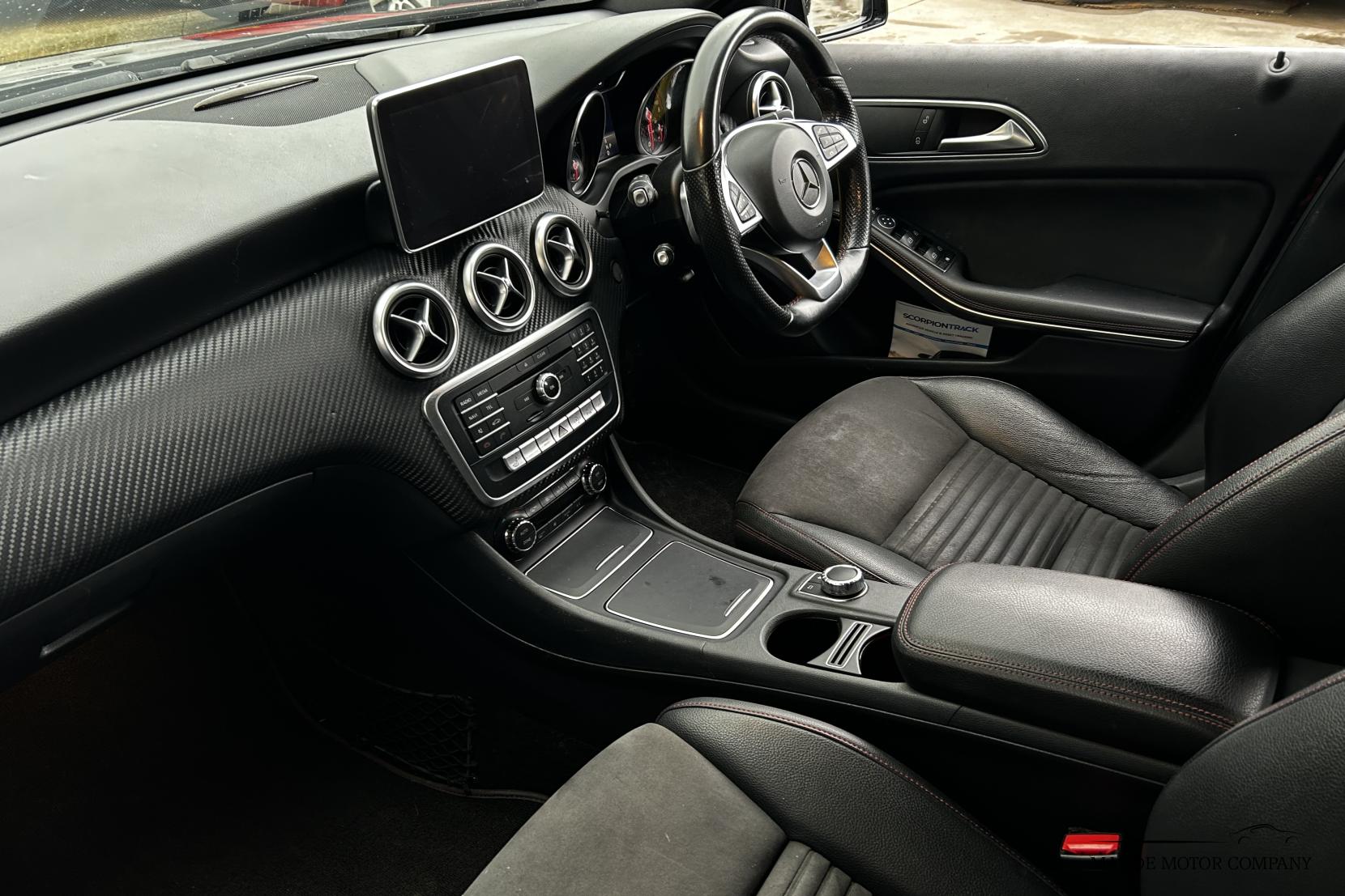 Mercedes-Benz A Class 2.1 A200d AMG Line (Premium) Hatchback 5dr Diesel 7G-DCT Euro 6 (s/s) (136 ps)