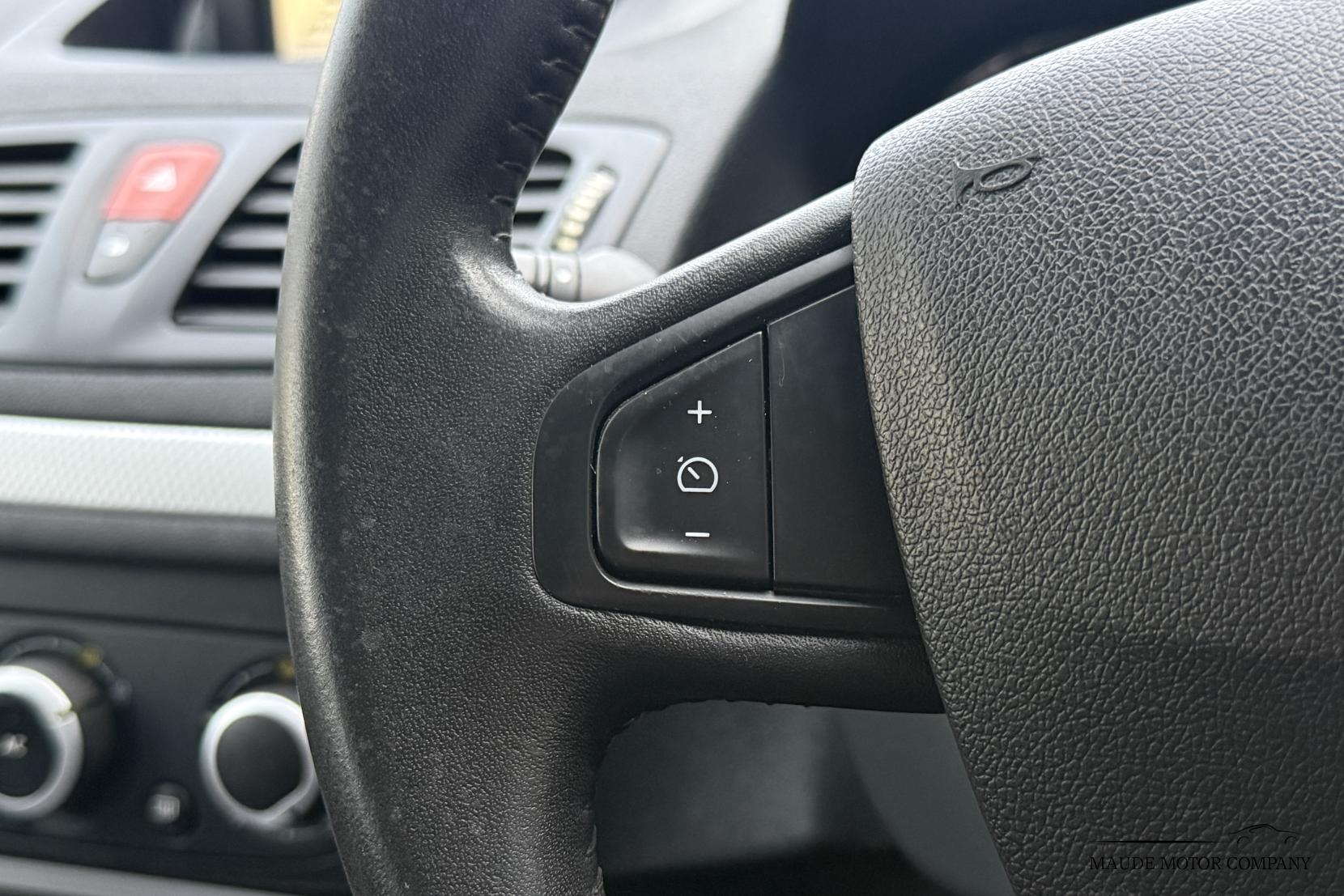 Renault Megane 1.5 dCi Dynamique TomTom Sport Tourer 5dr Diesel EDC Euro 5 (110 ps)