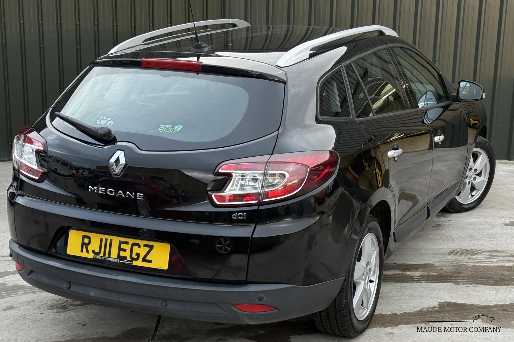 Renault Megane 1.5 dCi Dynamique TomTom Sport Tourer 5dr Diesel EDC Euro 5 (110 ps)