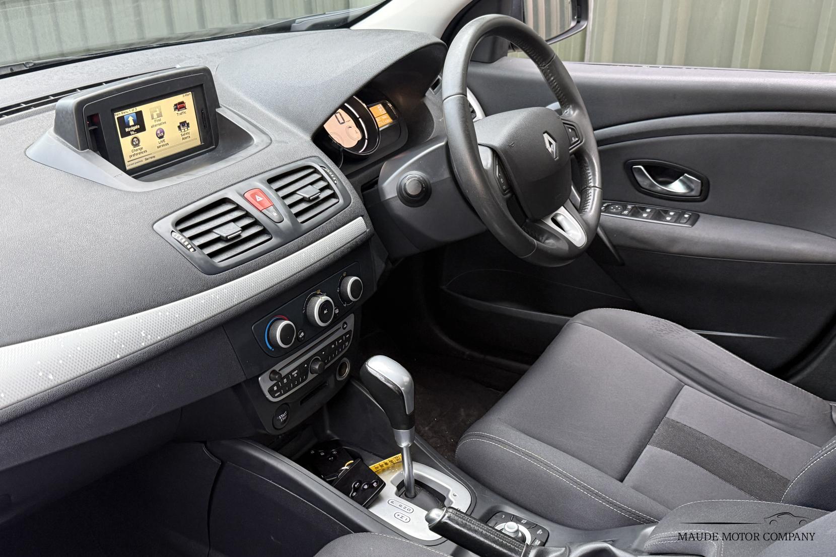 Renault Megane 1.5 dCi Dynamique TomTom Sport Tourer 5dr Diesel EDC Euro 5 (110 ps)