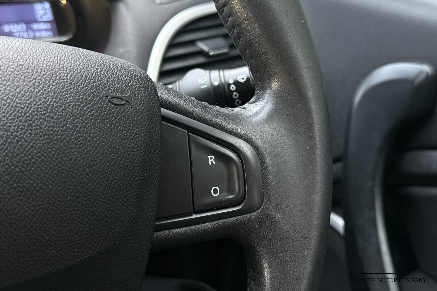 Renault Megane 1.5 dCi Dynamique TomTom Sport Tourer 5dr Diesel EDC Euro 5 (110 ps)